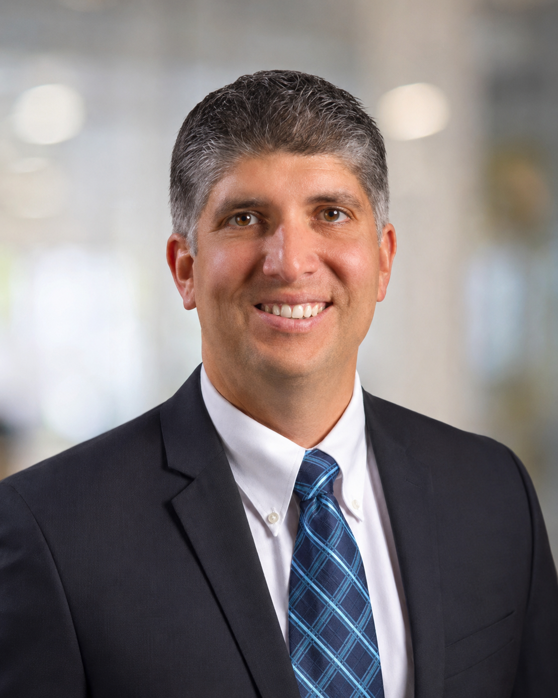 Oscar R. Batlle, MD - Vitreoretinal Specialist